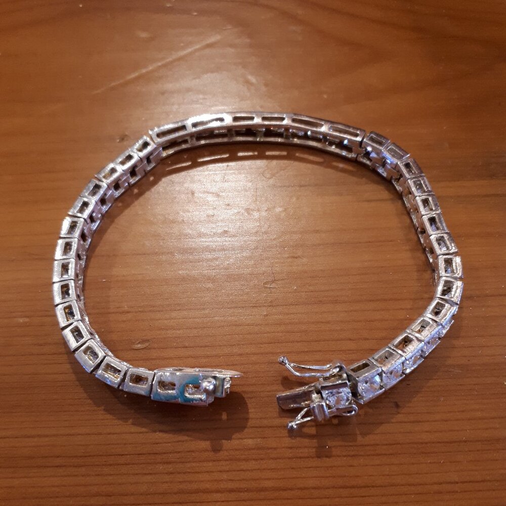 Stunning Sterling CZ Bracelet stamped 925 - Picture 4 of 6